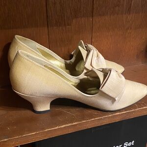 Elegant vintage Cream Bow Women Shoes